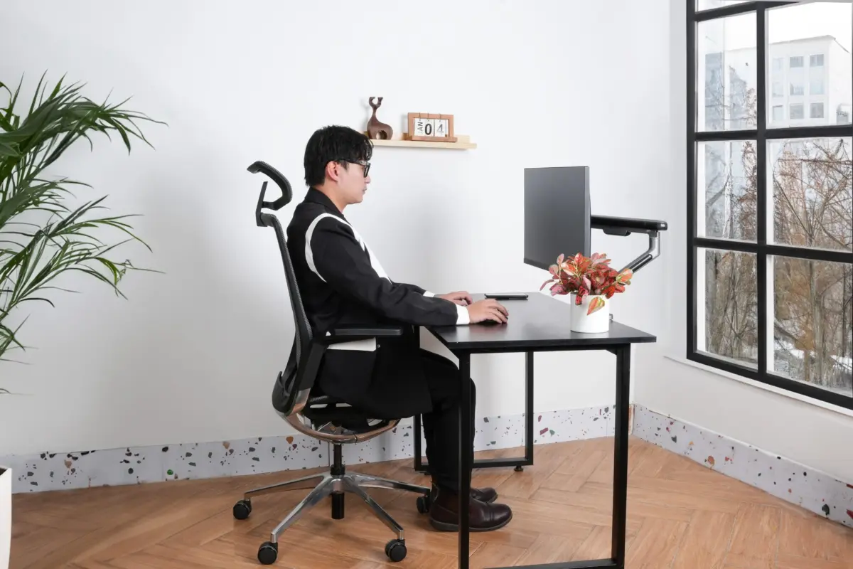 Cân bằng giữa ngồi và đứng: Chìa khóa cho sức khỏe nơi công sở